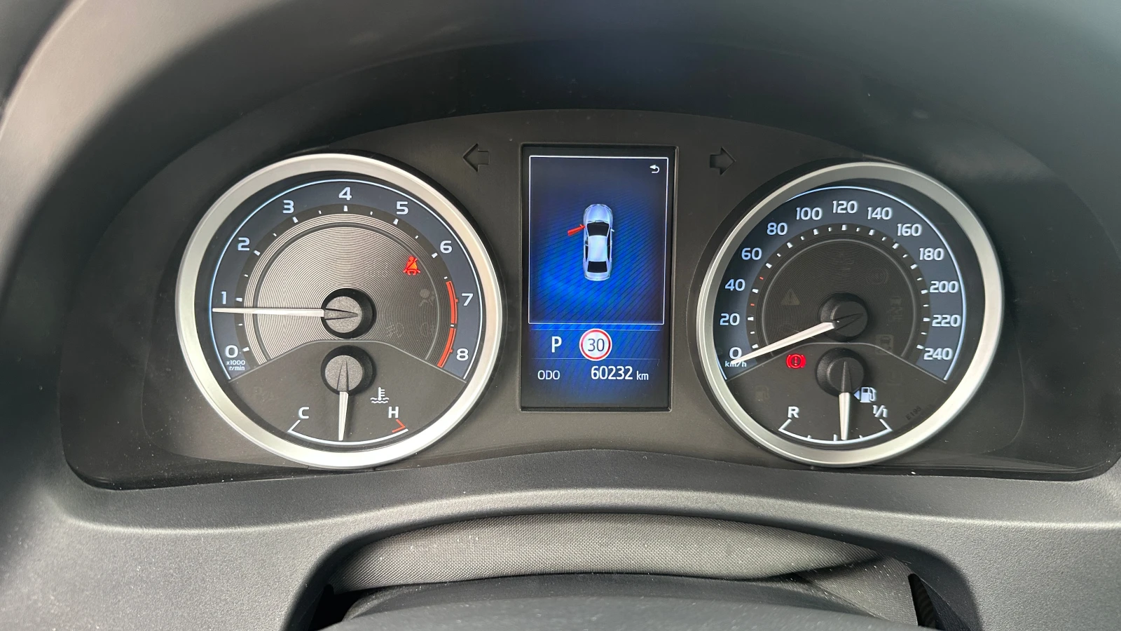 Toyota Corolla Anniversary 1.6 VVTi от БГ първи собственик, снимка 14 - Автомобили и джипове - 54042970