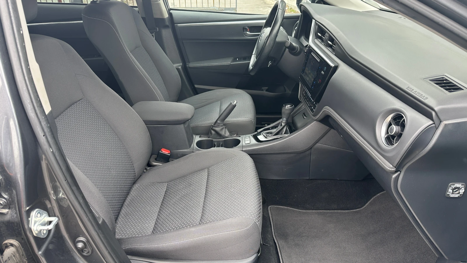 Toyota Corolla Anniversary 1.6 VVTi от БГ първи собственик, снимка 12 - Автомобили и джипове - 54042970