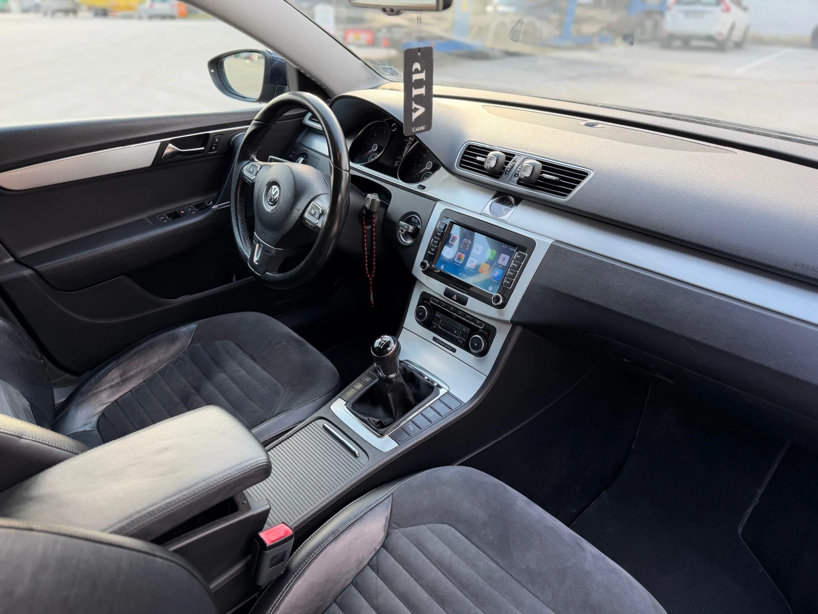 VW Passat 2.0 TDI Highline, снимка 8 - Автомобили и джипове - 54043470