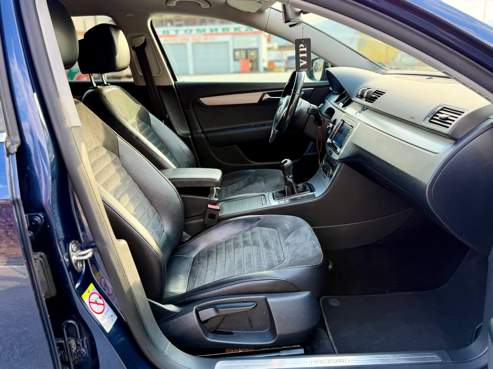 VW Passat 2.0 TDI Highline, снимка 7 - Автомобили и джипове - 54043470