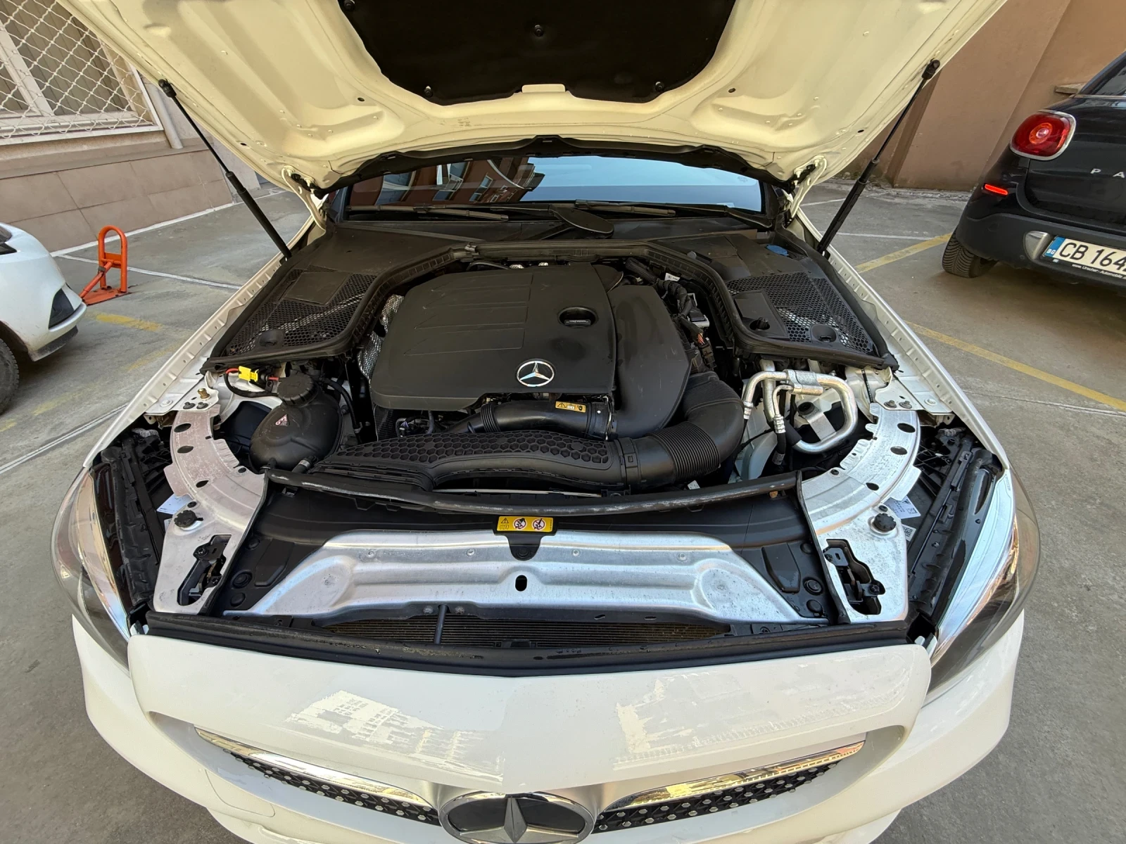 Mercedes-Benz C 300 AMG 4Matic, снимка 12 - Автомобили и джипове - 54329816