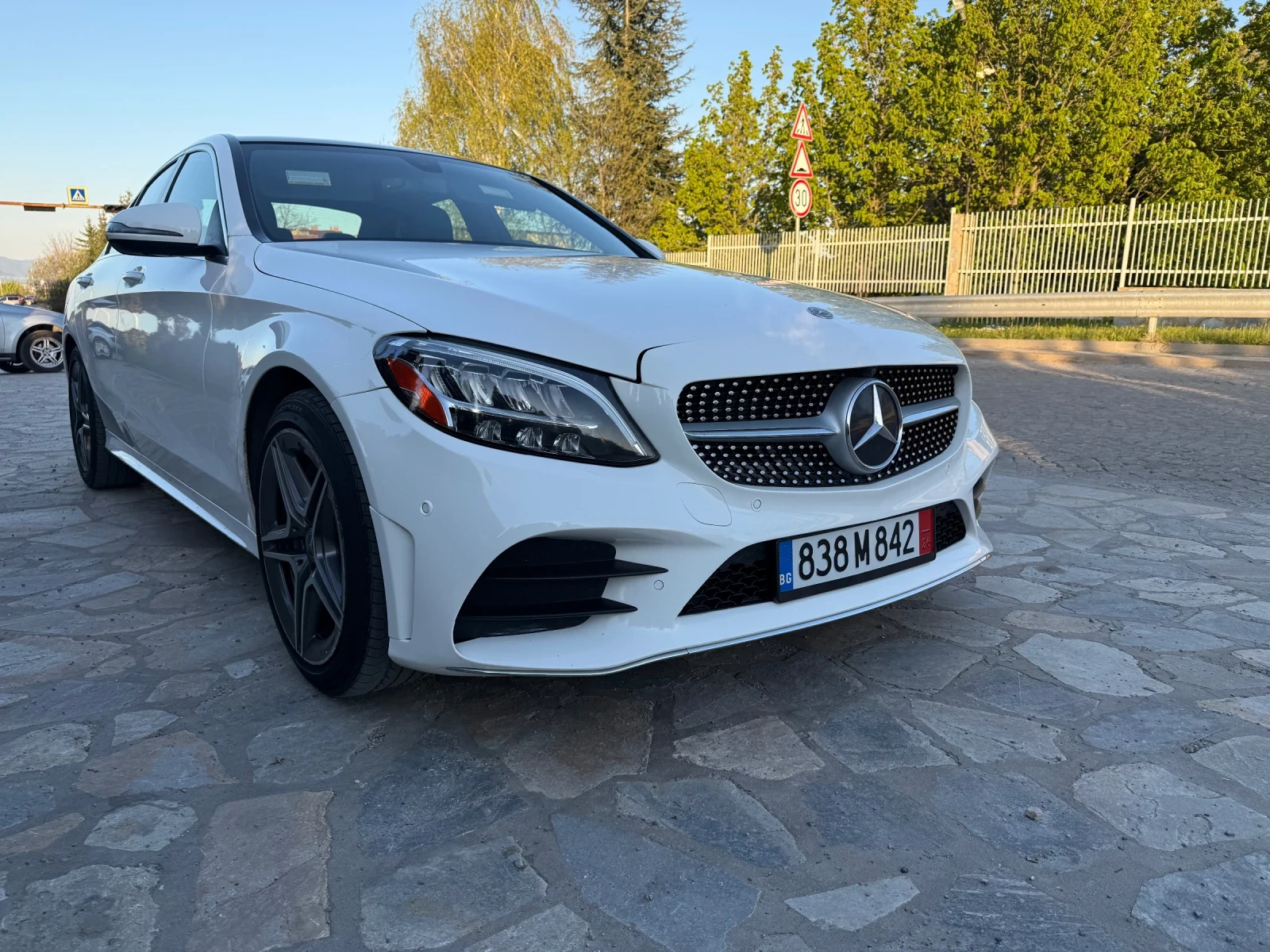 Mercedes-Benz C 300 AMG 4Matic, снимка 3 - Автомобили и джипове - 54329816