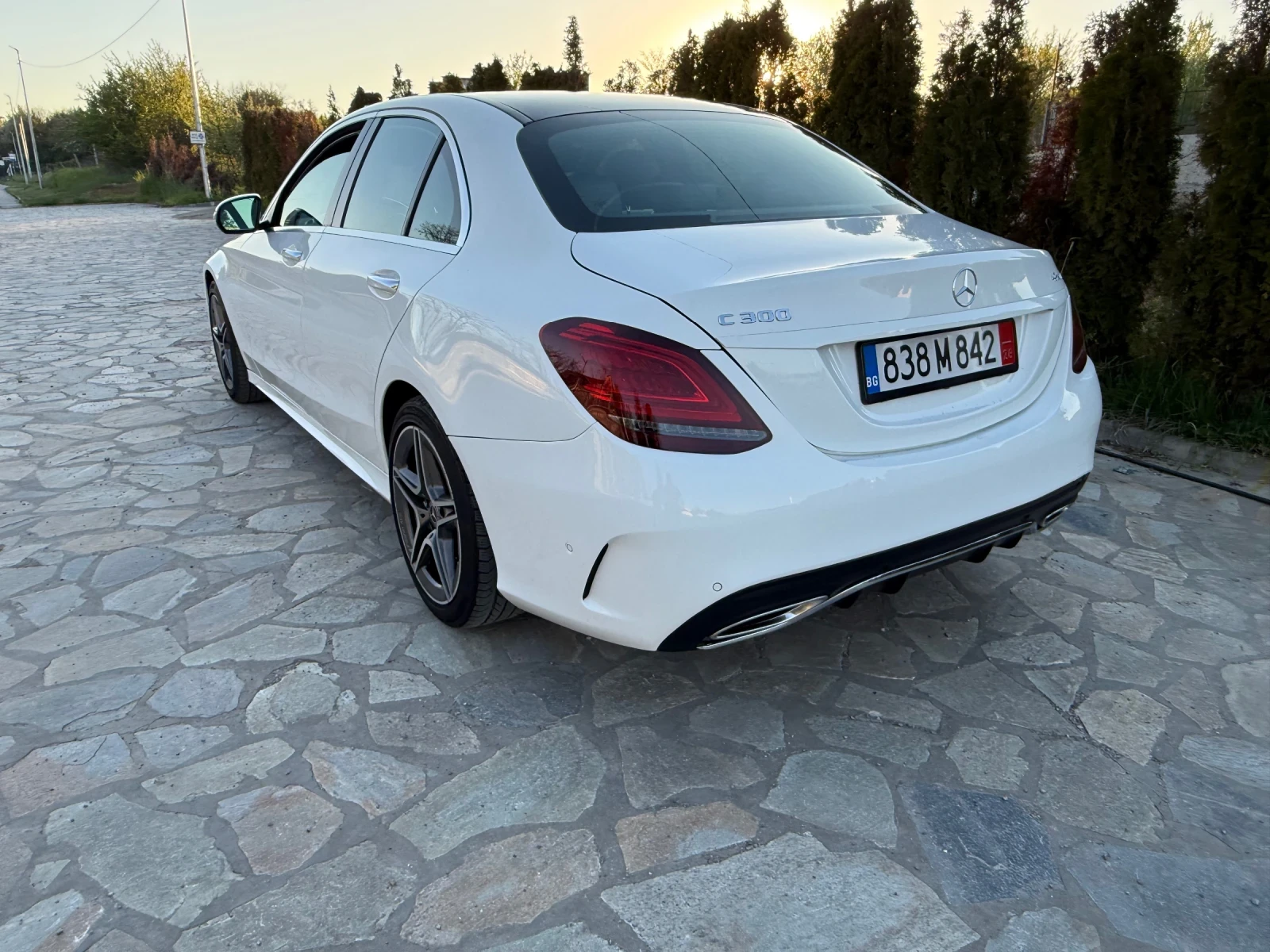 Mercedes-Benz C 300 AMG 4Matic, снимка 5 - Автомобили и джипове - 54329816