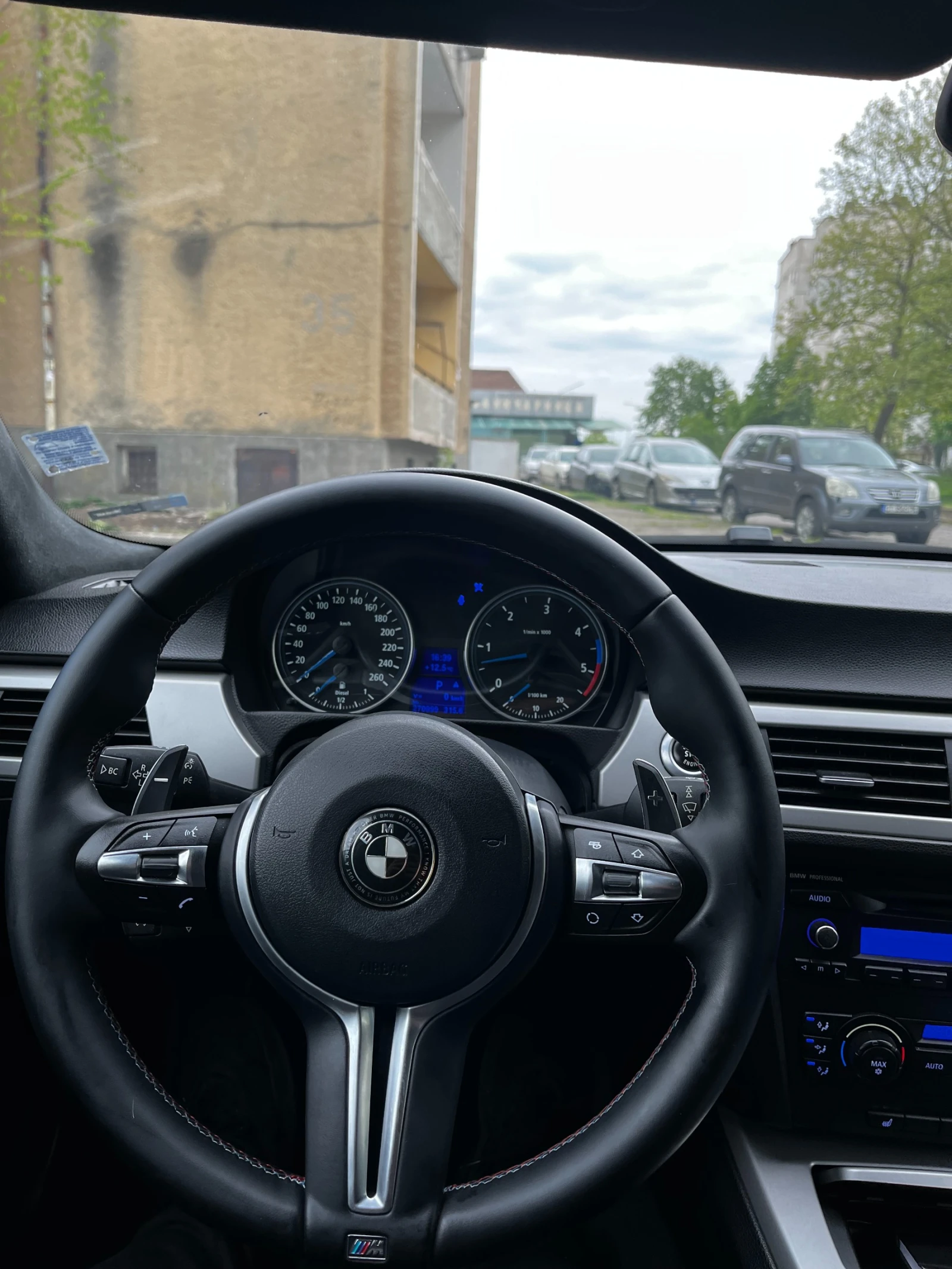 BMW 330 XD, снимка 9 - Автомобили и джипове - 54381630
