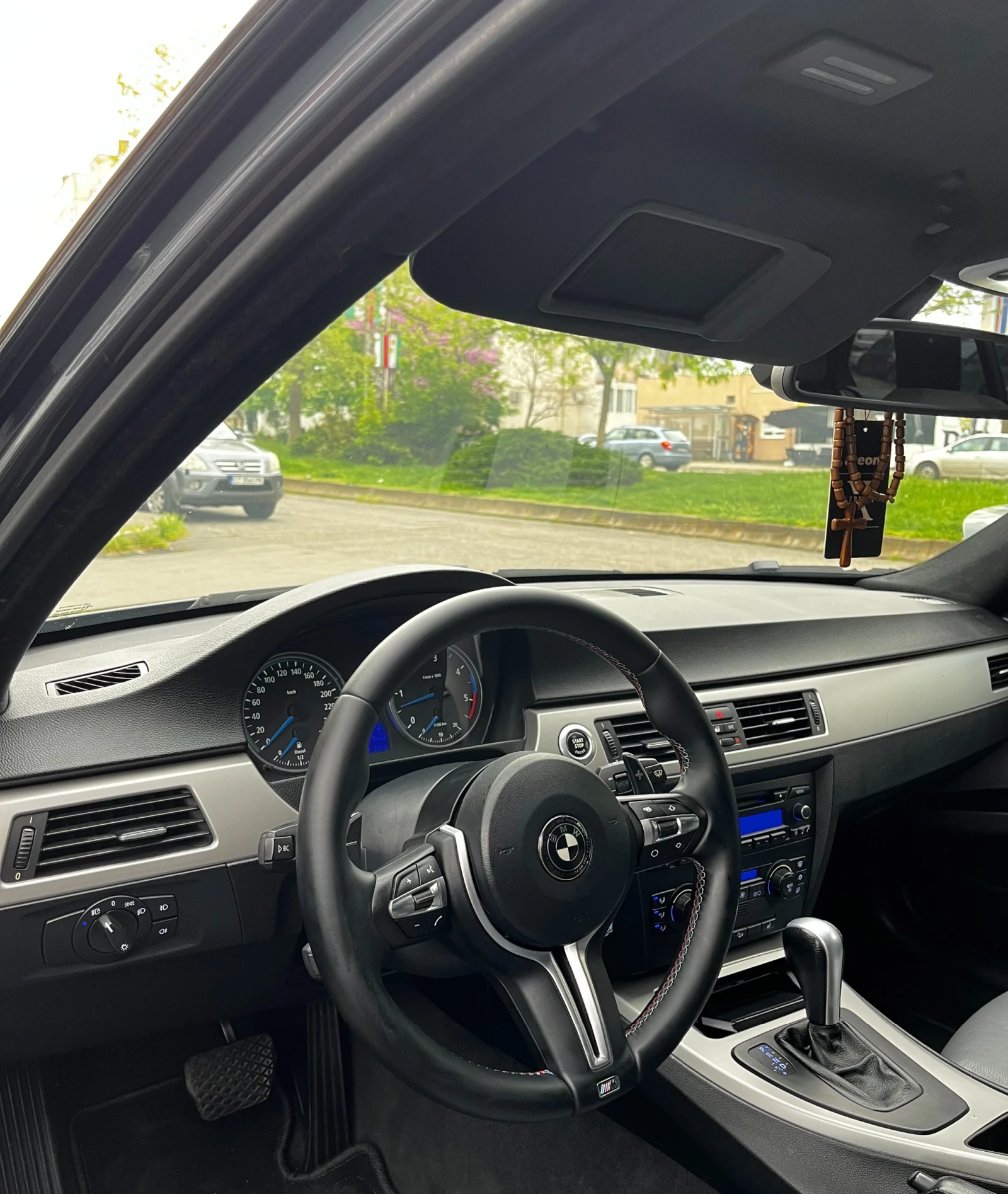 BMW 330 XD, снимка 12 - Автомобили и джипове - 54381630