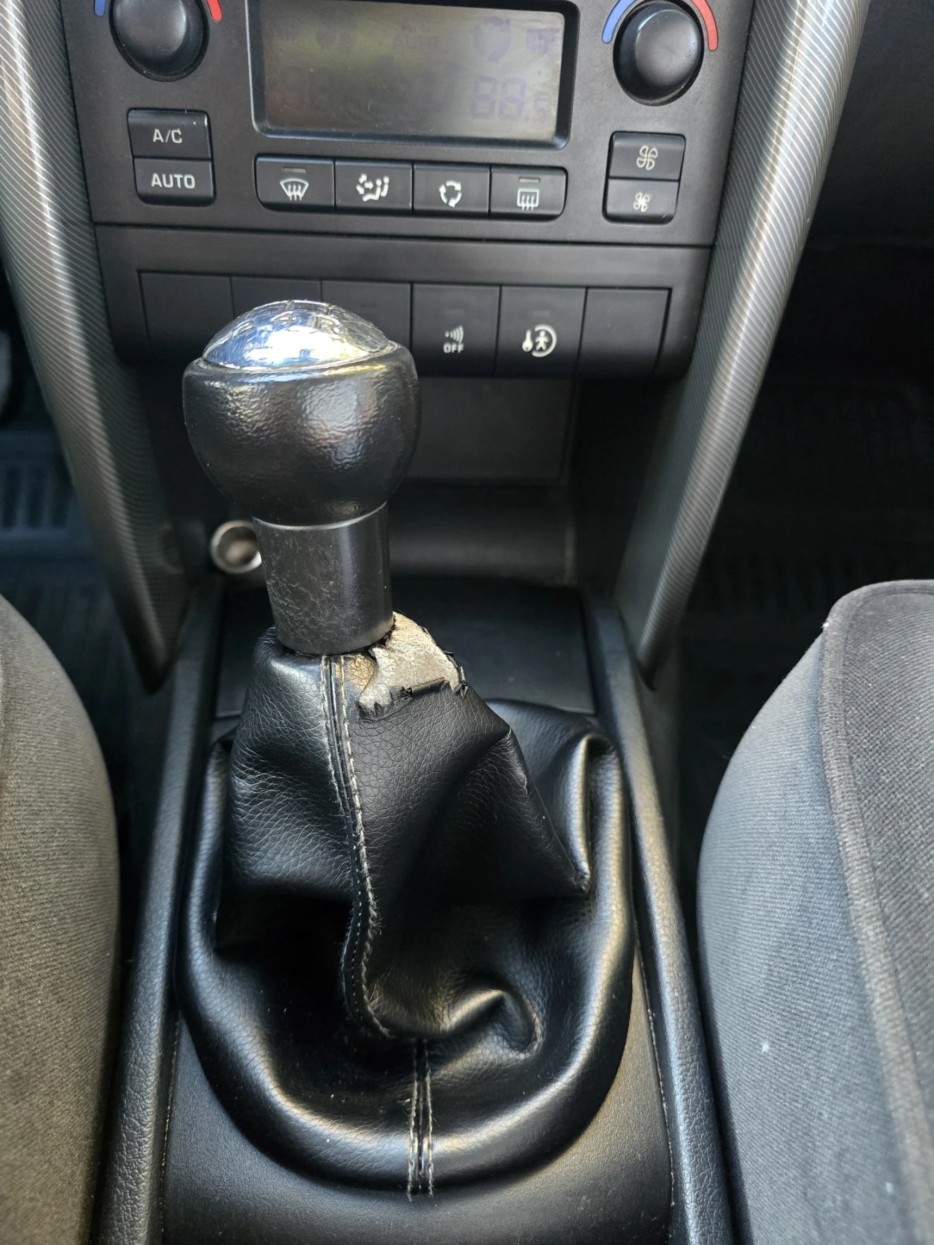 Peugeot 207, снимка 14 - Автомобили и джипове - 54747694