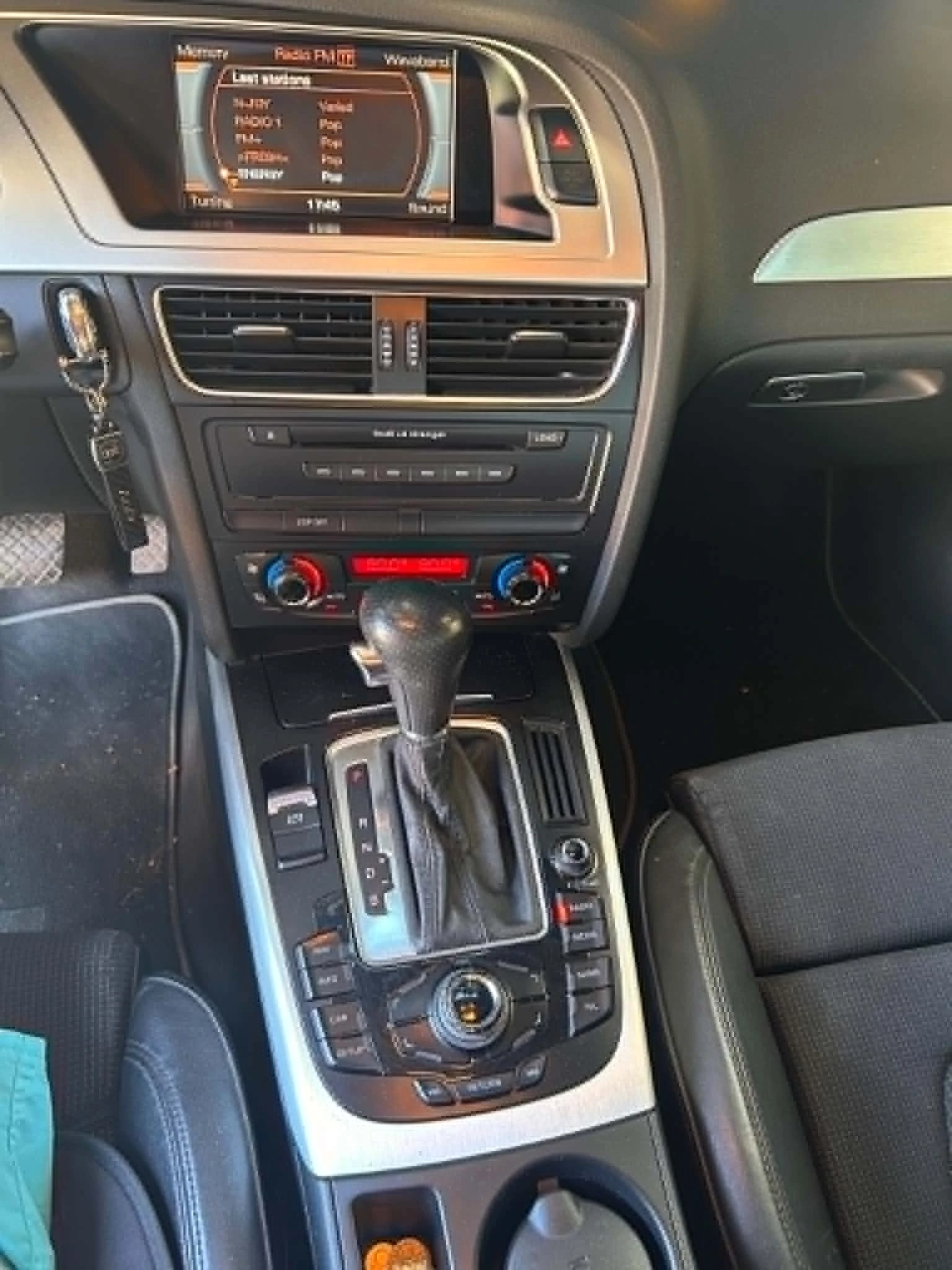 Audi A4 3.0 TDI, снимка 13 - Автомобили и джипове - 55243307