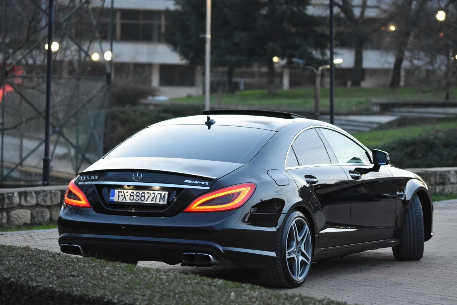 Mercedes-Benz CLS 63 AMG Performance, снимка 3 - Автомобили и джипове - 55389478