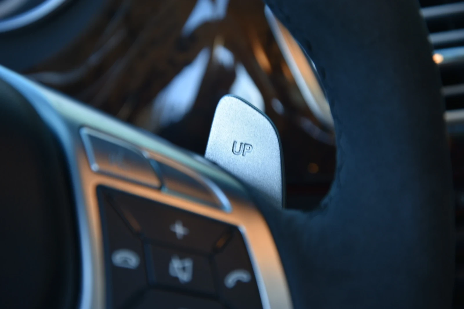 Mercedes-Benz CLS 63 AMG Performance, снимка 9 - Автомобили и джипове - 55389478