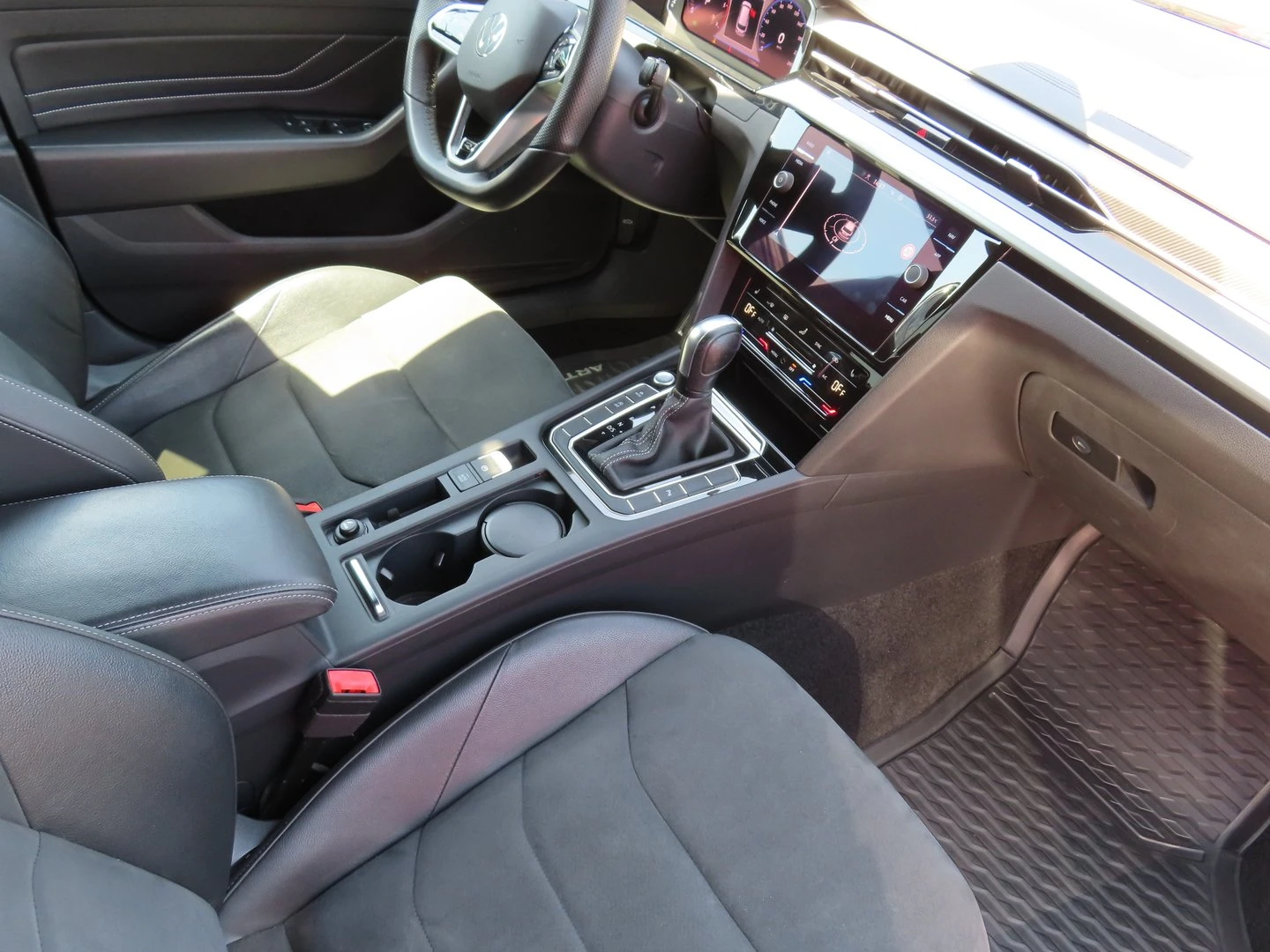 VW Arteon, снимка 6 - Автомобили и джипове - 56420836
