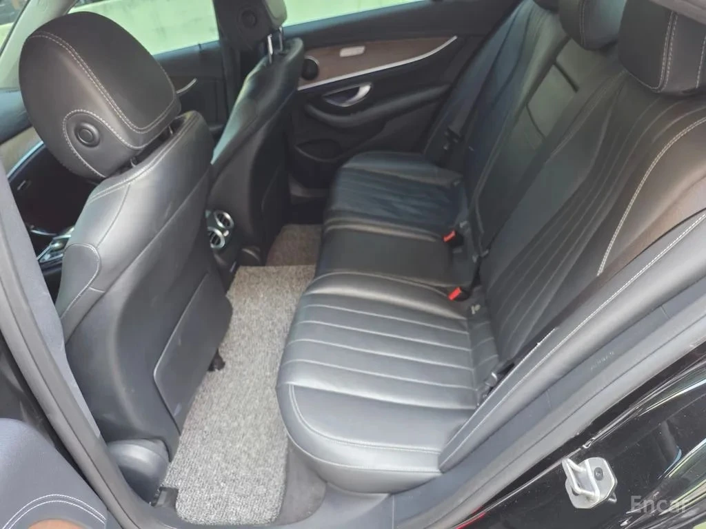 Mercedes-Benz E 220 d 4MATIC Exclusive/ДИСТРОНИК/ШИБЕДАХ/ПОДГРЕВ/ПАМЕТ, снимка 10 - Автомобили и джипове - 56019193