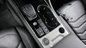 VW Touareg 3.0 TDI* PREMIUM* МАСАЖ* ДИСТРОНИК* ПАНО* ОБДУХВ* , снимка 8