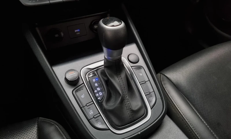 Hyundai Kona Gasoline 2.0 2Wd Modern, снимка 9 - Автомобили и джипове - 51441425