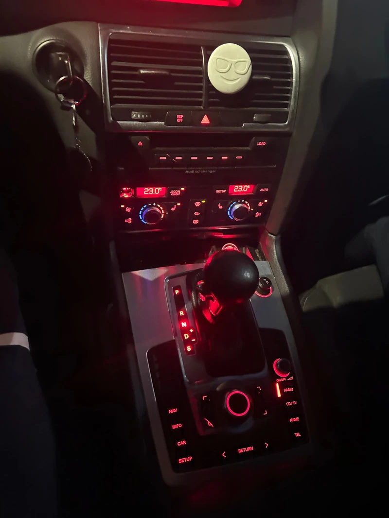 Audi Q7, снимка 7 - Автомобили и джипове - 52555339