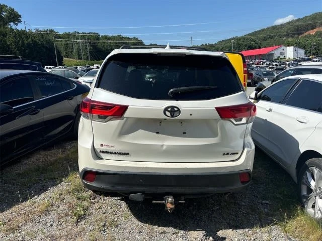 Toyota Highlander Крайна Цена 34100 до София, снимка 4 - Автомобили и джипове - 48504020