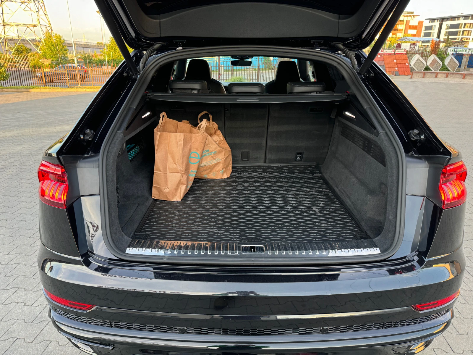 Audi Q8 5.0TDI SQ8 OPTIC S-line x 3 Вакум;360 камера;пано | Mobile.bg — изображение 13