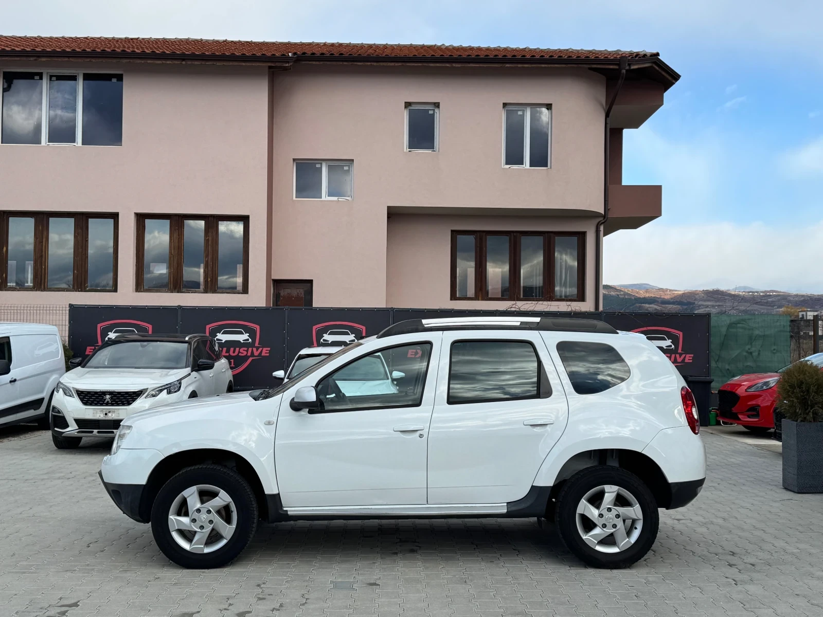 Dacia Duster 1.6i - изображение 2