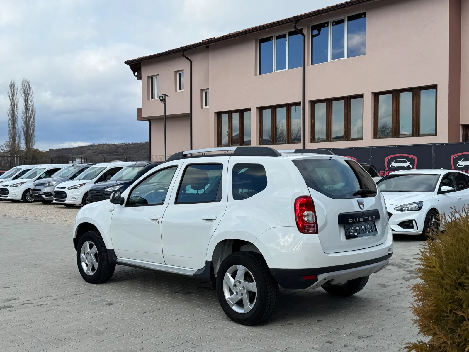 Dacia Duster 1.6i - изображение 3