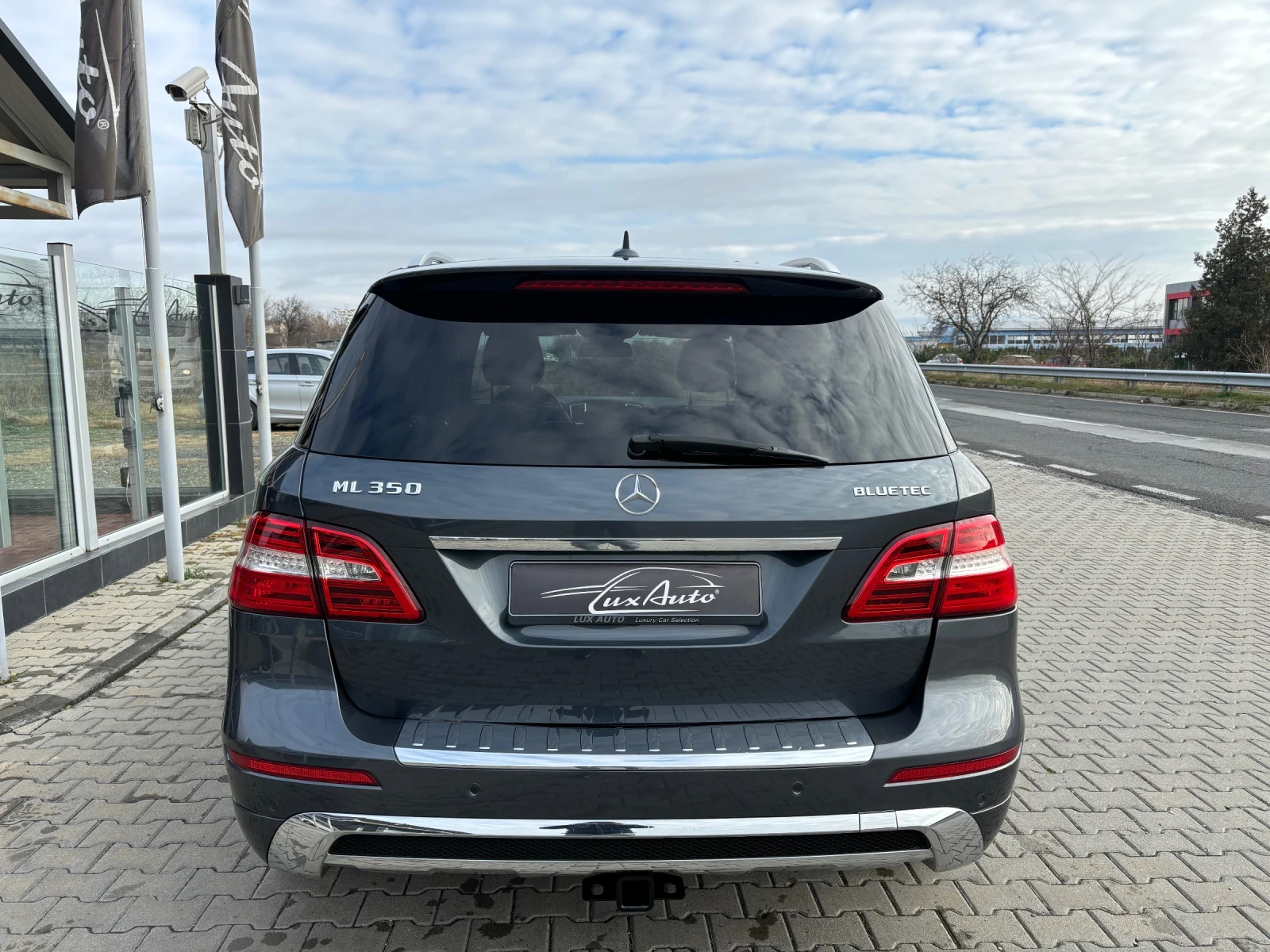 Mercedes-Benz ML 350 AMG#4MAT#DISTR#KEYLESS#PANORAMA#H&K#360* CAMERA - изображение 6