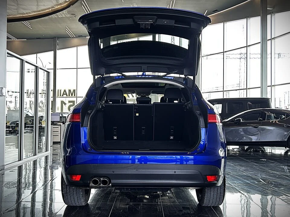 Jaguar F-PACE 20D MERIDIAN* LANE ASSIST* ПАНО* ПОДГРЕВ* МАСАЖ - изображение 8