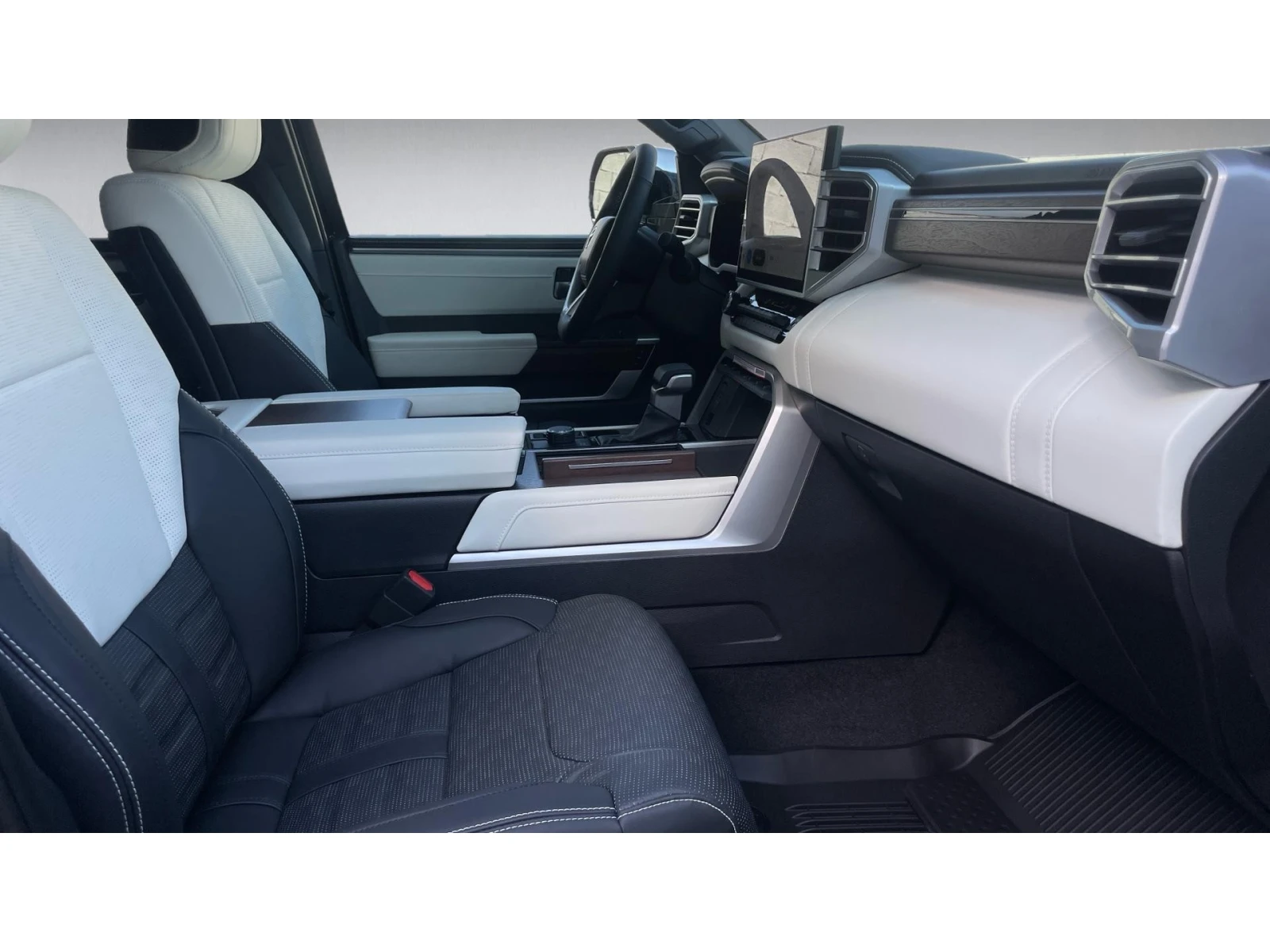 Toyota Sequoia Capstone, 7 �����, ������� ������ �� 2300   | Mobile.bg � ����������� 12