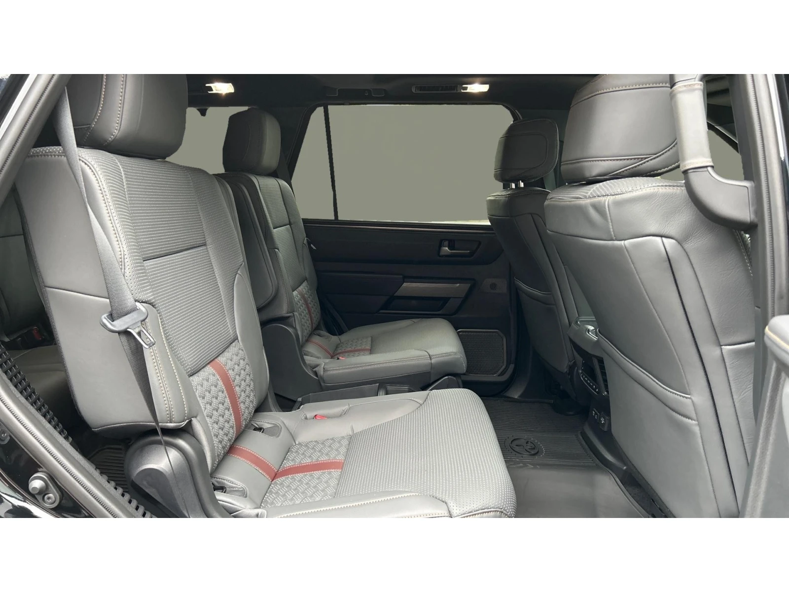 Toyota Sequoia Capstone, 7 �����, ������� ������ �� 2300   | Mobile.bg � ����������� 7