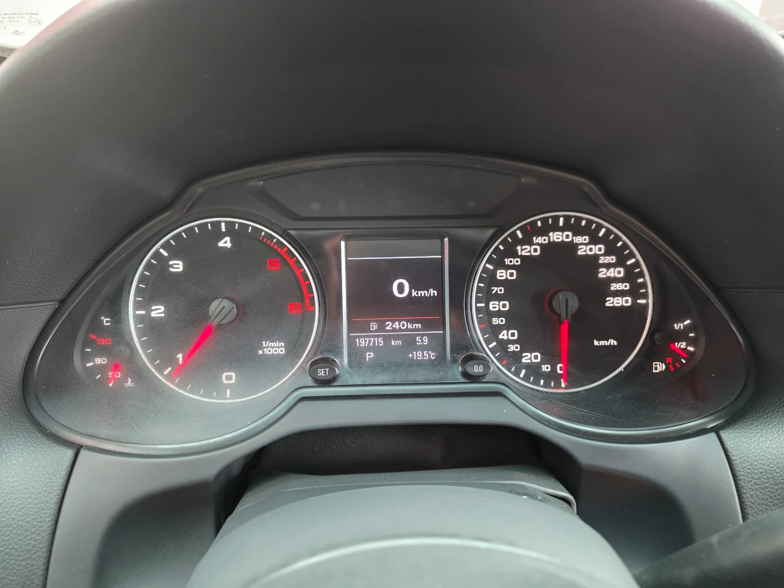 Audi Q5 2.0 TDI, снимка 11 - Автомобили и джипове - 53819914