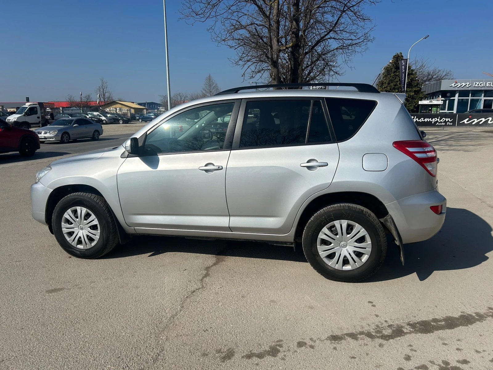 Toyota Rav4 2.2 D4D 4x4 facelift, снимка 4 - Автомобили и джипове - 53708103