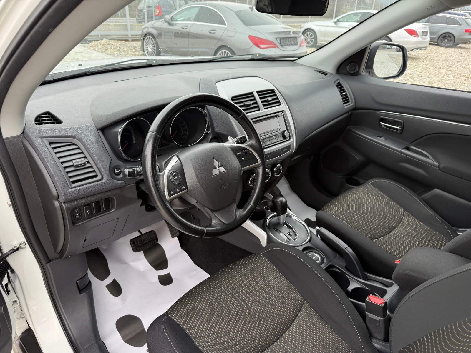 Mitsubishi ASX 2.2 DI-D 4x4 AUTOMAT, снимка 10 - Автомобили и джипове - 53841096