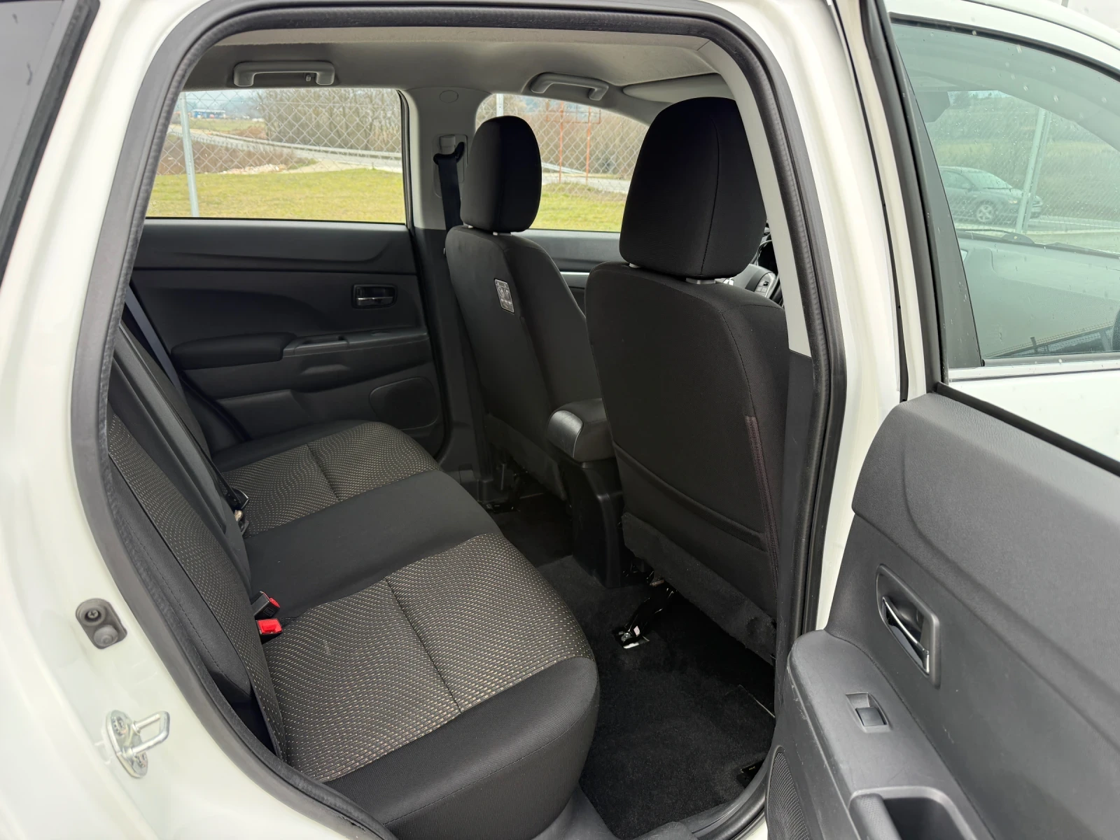 Mitsubishi ASX 2.2 DI-D 4x4 AUTOMAT, снимка 12 - Автомобили и джипове - 53841096