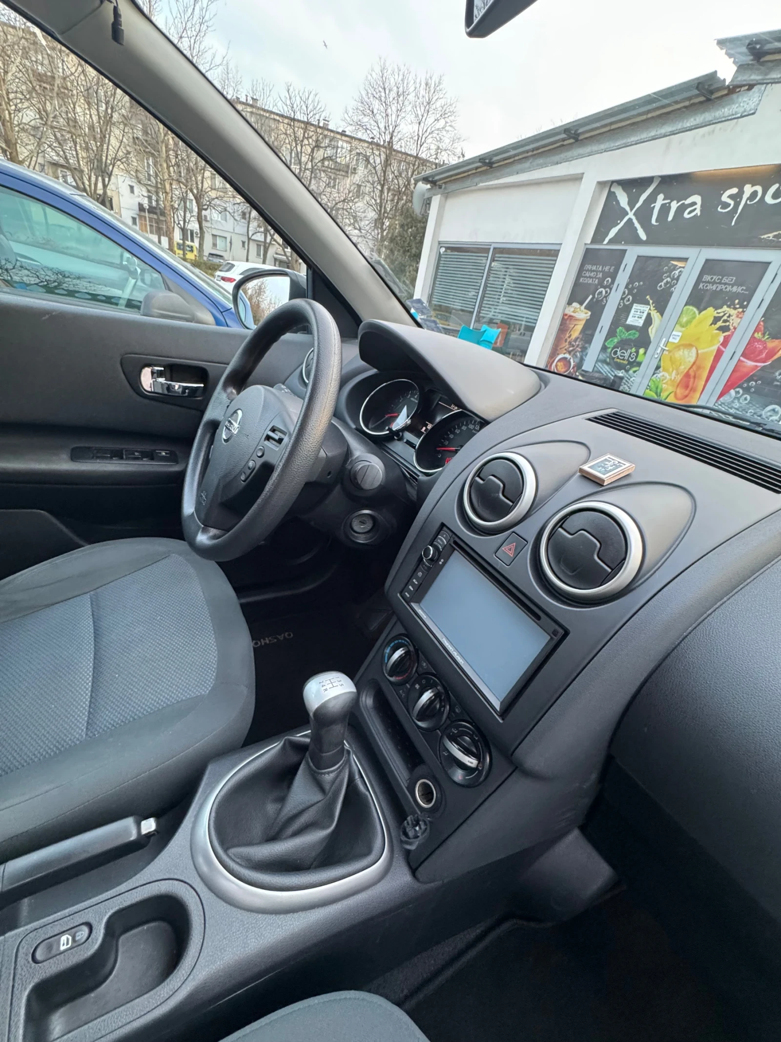 Nissan Qashqai, снимка 6 - Автомобили и джипове - 53897211