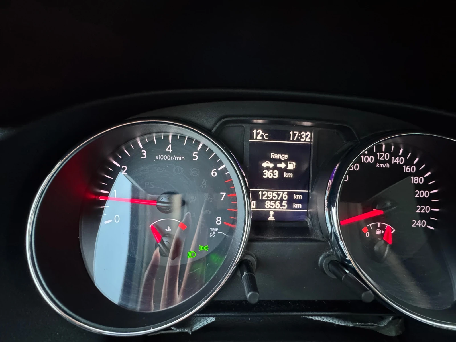 Nissan Qashqai, снимка 8 - Автомобили и джипове - 53897211