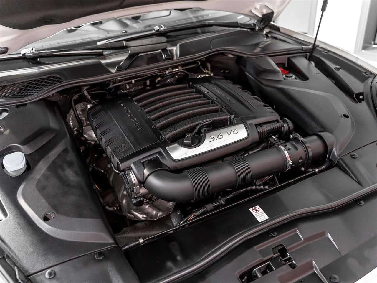 Porsche Cayenne * Base / Platinum Edition * CARFAX * ЦЕНА ДО БГ, снимка 15 - Автомобили и джипове - 54259753