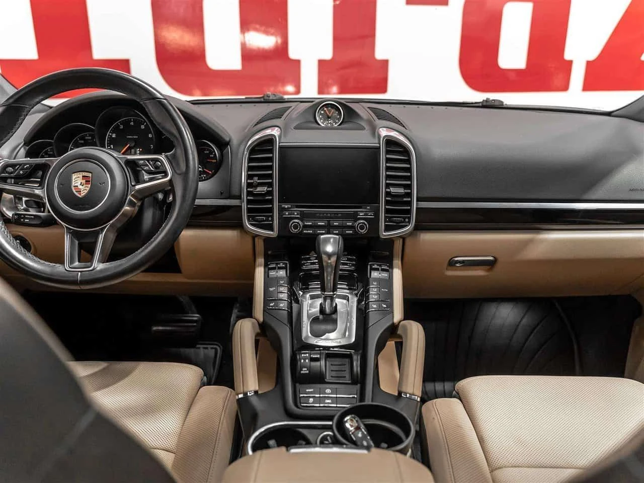 Porsche Cayenne * Base / Platinum Edition * CARFAX * ЦЕНА ДО БГ, снимка 8 - Автомобили и джипове - 54259753