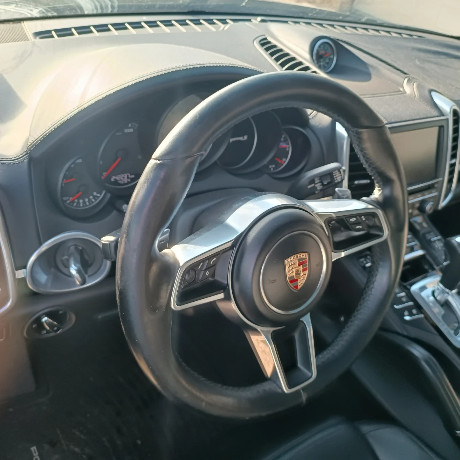Porsche Cayenne S 4.2T, снимка 15 - Автомобили и джипове - 54715643