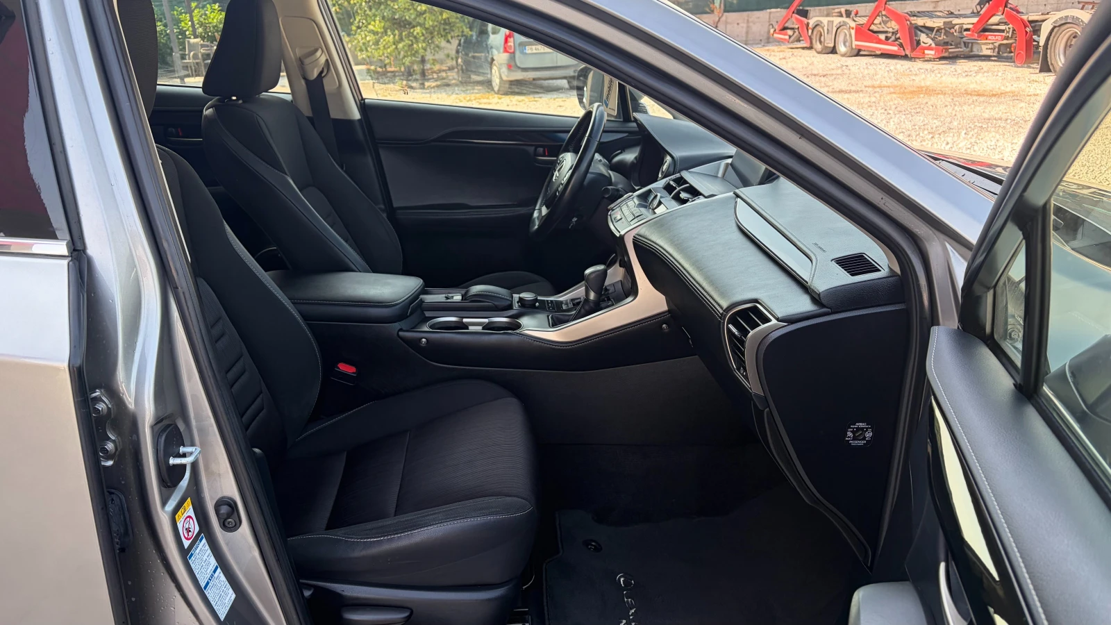 Lexus NX 300h 2.5 Hybrid 4x4, снимка 12 - Автомобили и джипове - 55056372