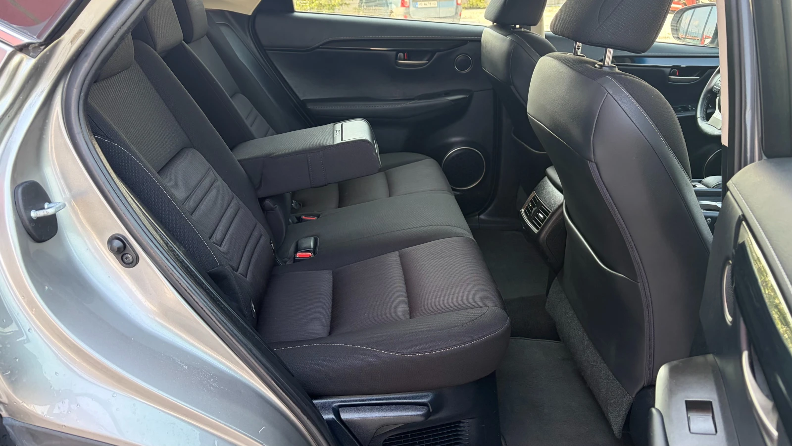 Lexus NX 300h 2.5 Hybrid 4x4, снимка 11 - Автомобили и джипове - 55056372