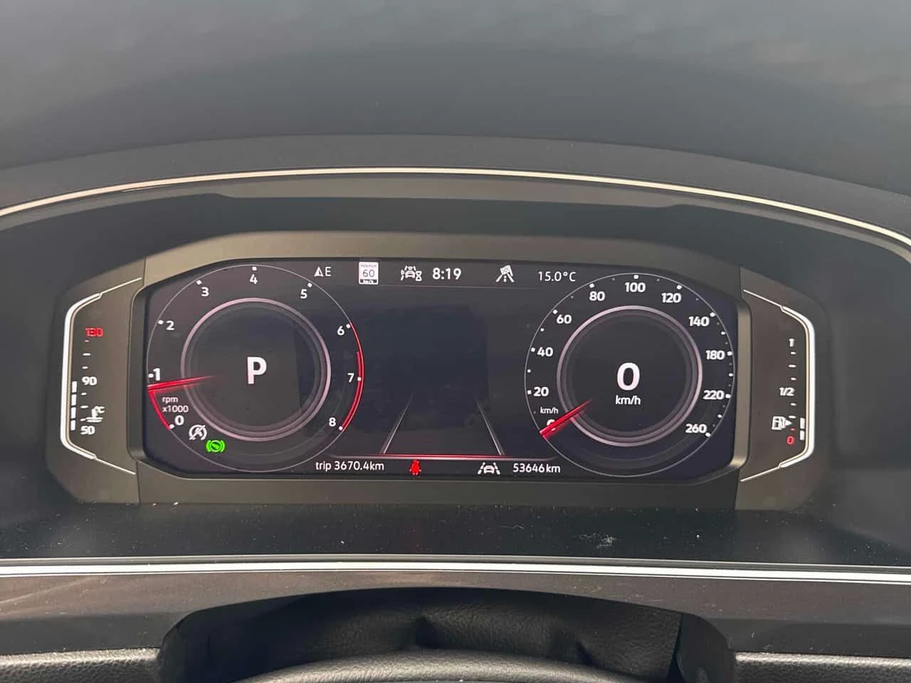 VW Tiguan * Highline R Line * CARFAX * БЕЗ ПЪРВОНАЧАЛНА ВНОС, снимка 8 - Автомобили и джипове - 55410530