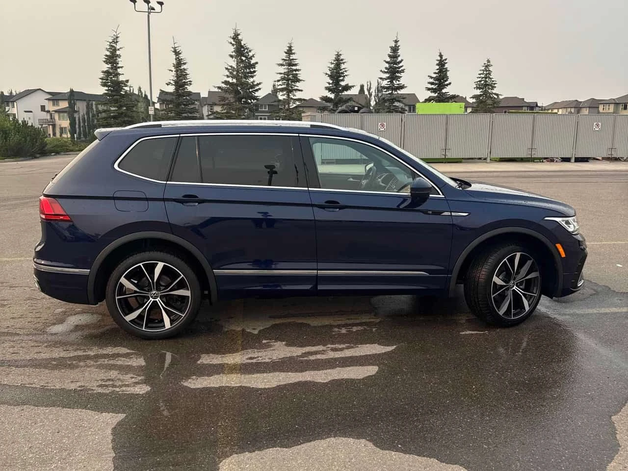 VW Tiguan * Highline R Line * CARFAX * БЕЗ ПЪРВОНАЧАЛНА ВНОС, снимка 3 - Автомобили и джипове - 55410530