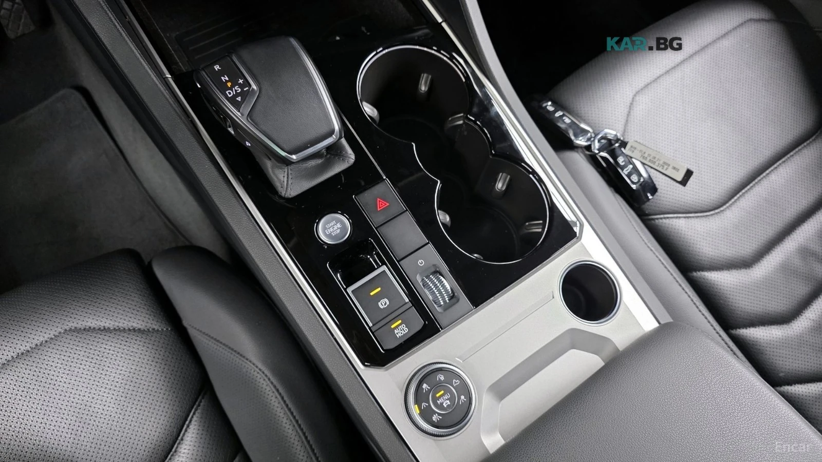 VW Touareg 3.0 TDI* PREMIUM* МАСАЖ* ДИСТРОНИК* ПАНО* ОБДУХВ* , снимка 8 - Автомобили и джипове - 55741176