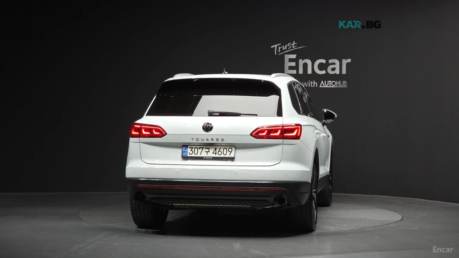 VW Touareg 3.0 TDI* PREMIUM* МАСАЖ* ДИСТРОНИК* ПАНО* ОБДУХВ* , снимка 4 - Автомобили и джипове - 55741176