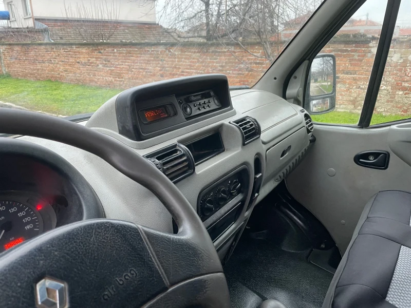 Renault Master 2.5DCI, снимка 9 - Бусове и автобуси - 53444450