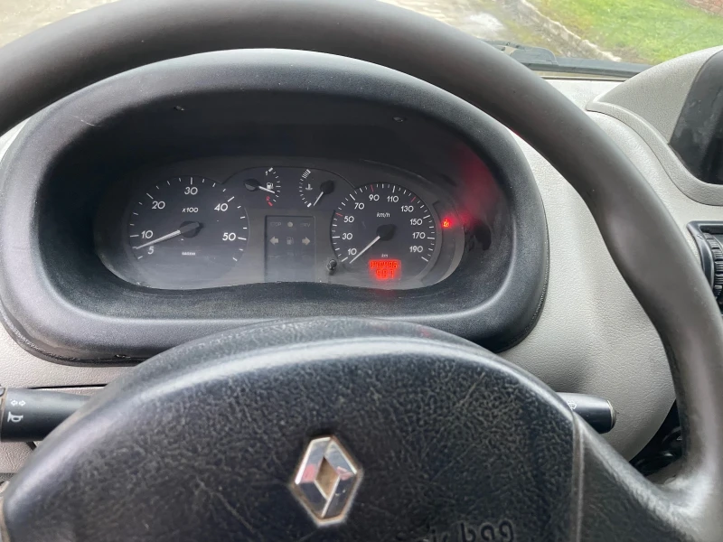 Renault Master 2.5DCI, снимка 8 - Бусове и автобуси - 53444450