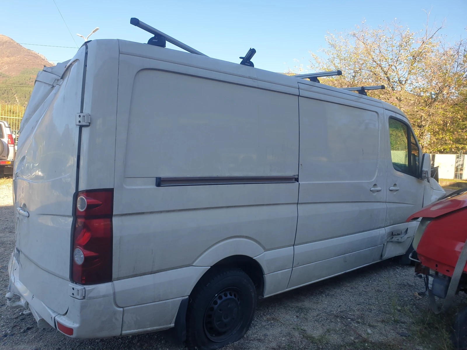 VW Crafter 2.5 TDI АВТОМАТИК - изображение 2