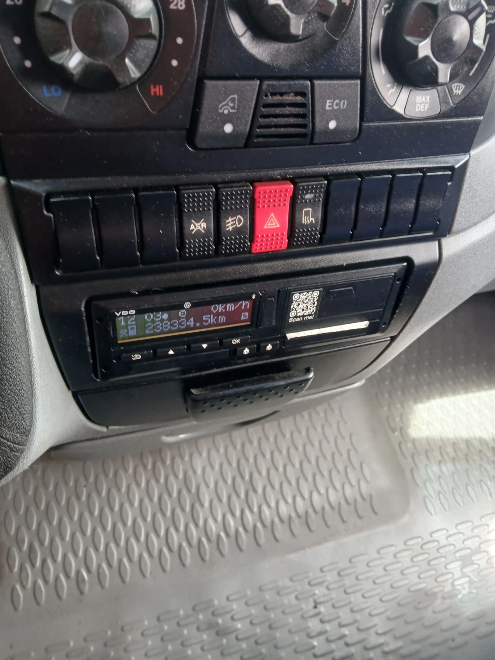 Iveco Daily 60С180, снимка 4 - Бусове и автобуси - 54924936