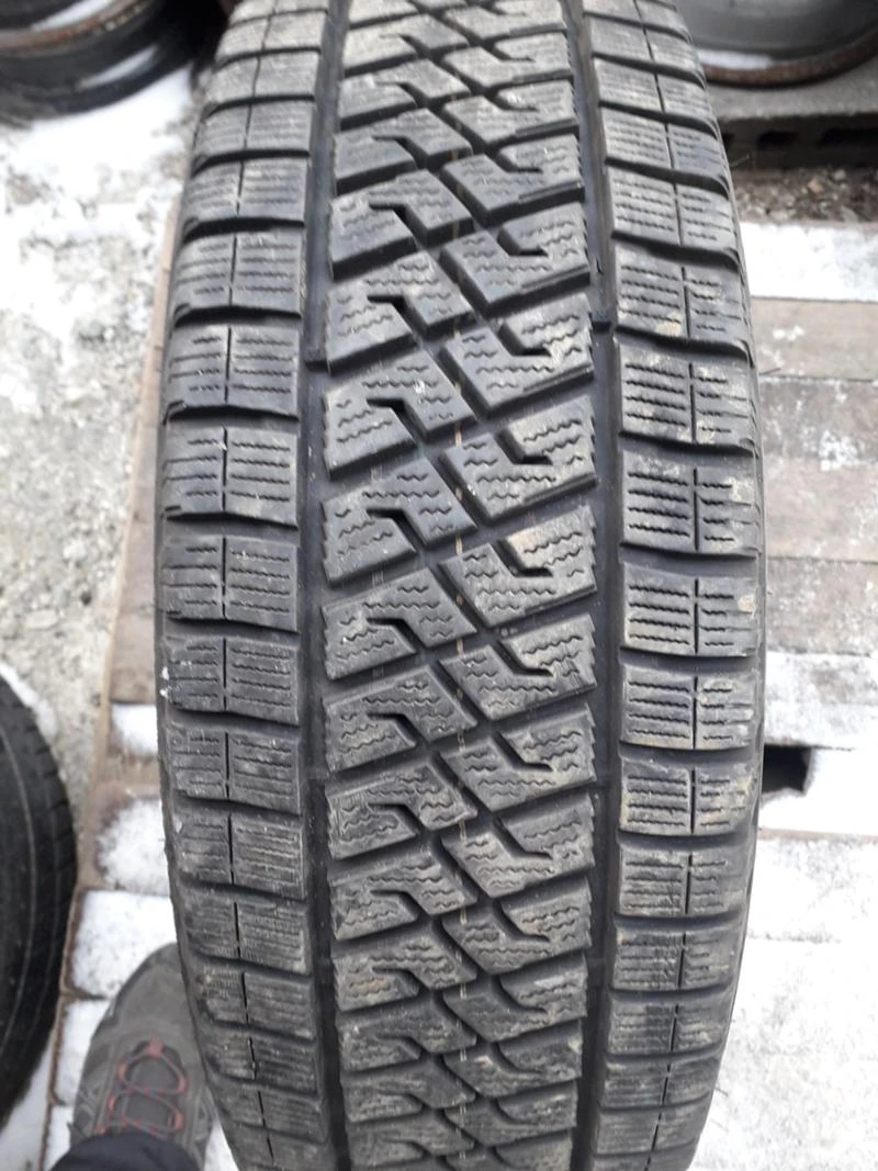 Гуми Зимни 215/70R15, снимка 1 - Гуми и джанти - 24499822