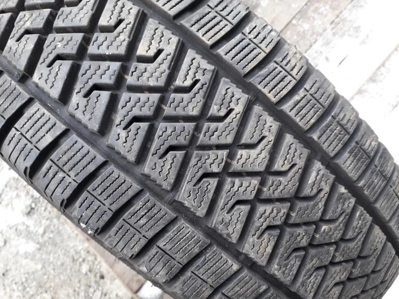 Гуми Зимни 215/70R15, снимка 2 - Гуми и джанти - 24499822