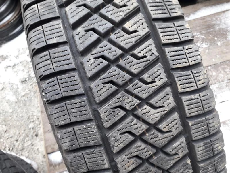 Гуми Зимни 215/70R15, снимка 3 - Гуми и джанти - 24499822