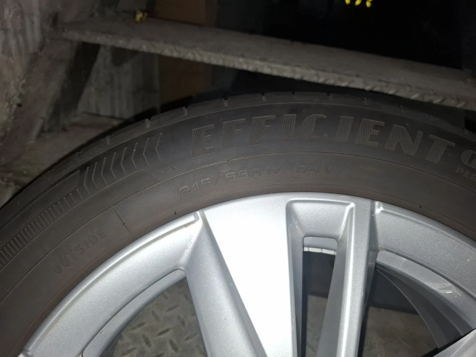 Гуми с джанти Goodyear 215/55R17, снимка 6 - Гуми и джанти - 54494483