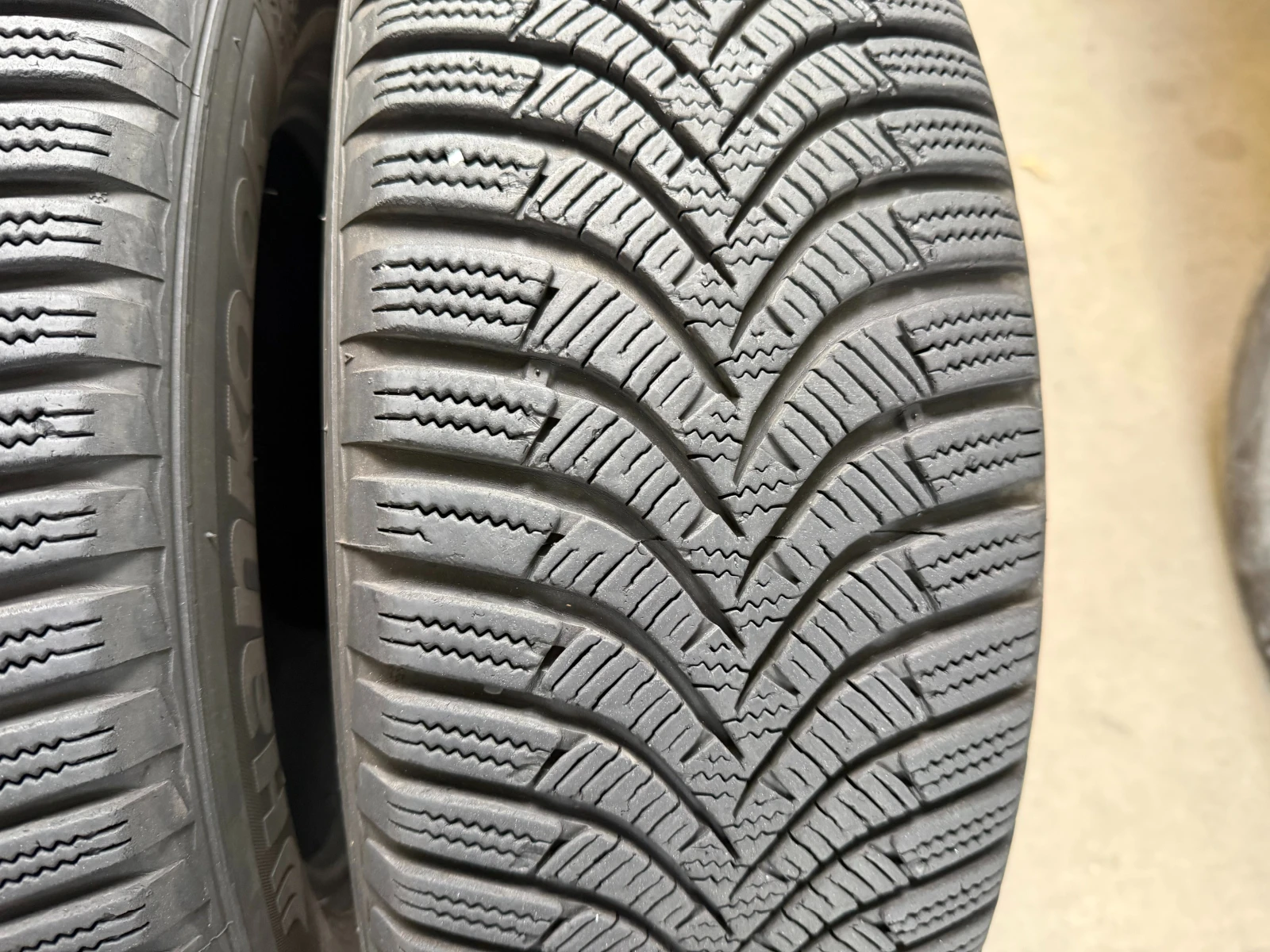 Гуми Зимни 195/65R15, снимка 7 - Гуми и джанти - 56277819